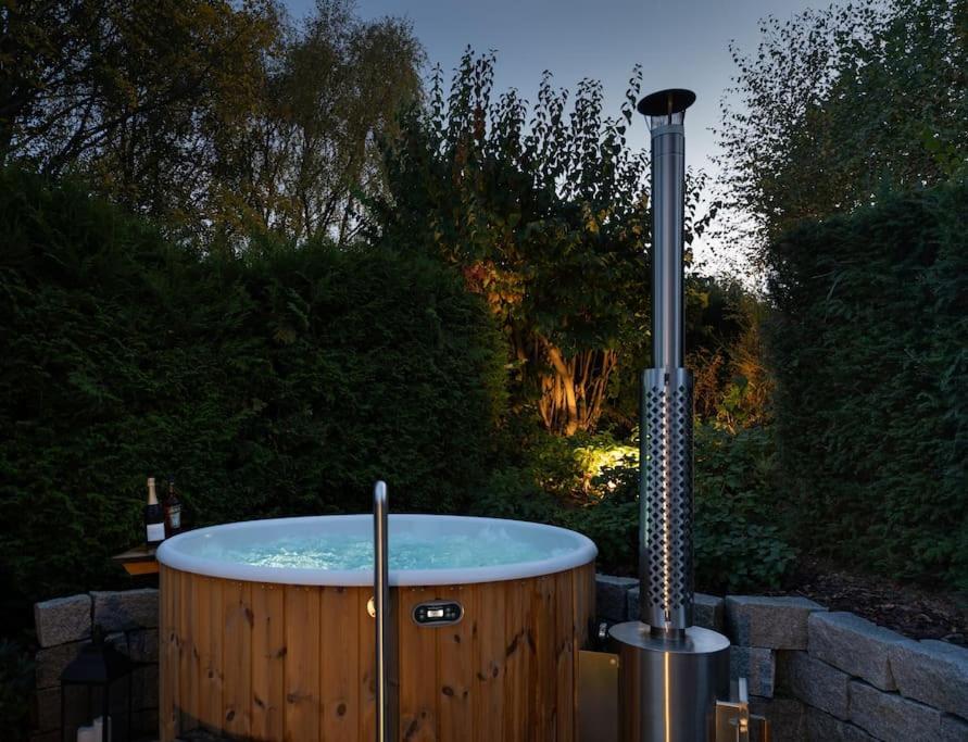 Exklusives Ferienhaus Am Waldrand Mit Whirlpool Und Sauna Villa Schonach im Schwarzwald Exterior foto