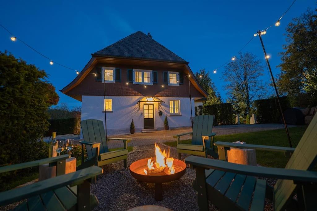 Exklusives Ferienhaus Am Waldrand Mit Whirlpool Und Sauna Villa Schonach im Schwarzwald Exterior foto